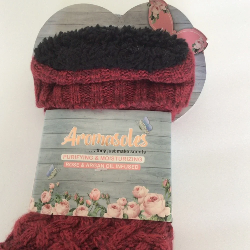 MINX NY ROSE AND ARGAN OIL INFUSED SLIPPER SOCKS NWT OSFM